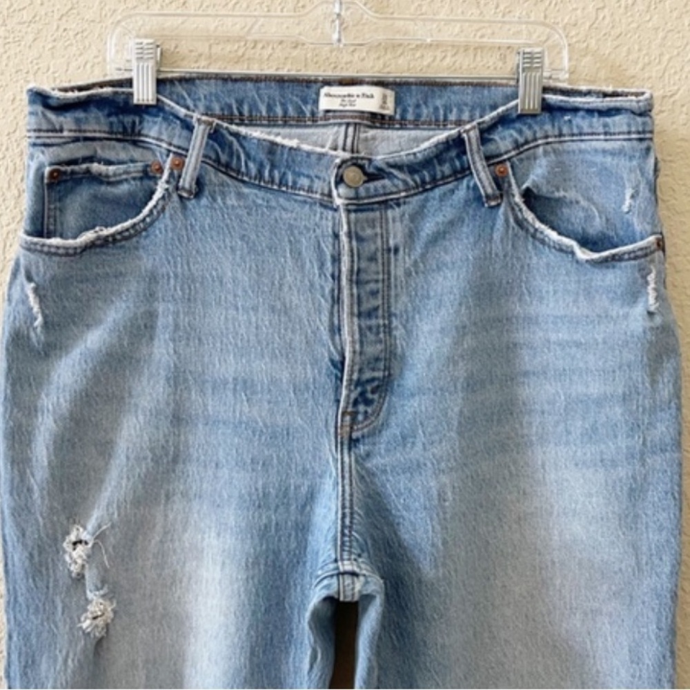 Abercrombie & Fitch Light Blue High-Rise Distressed Straight Jeans - Picture 6 of 13